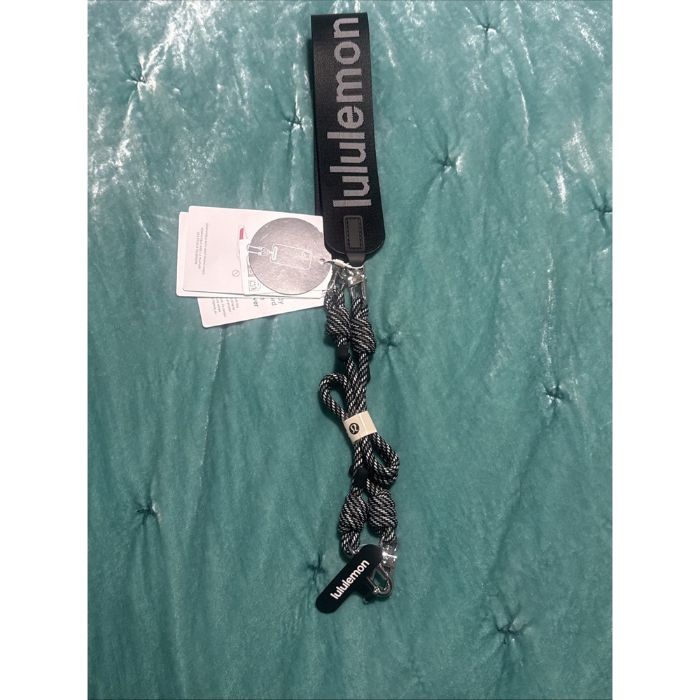 Lululemon Never Lost Crossbody Phone Strap Paracord Black White NWT